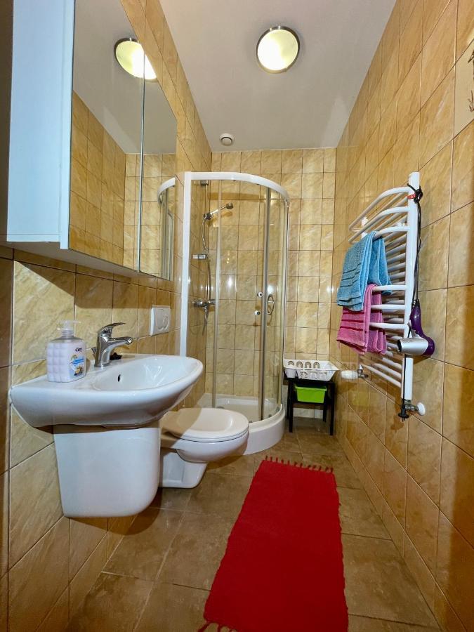 Red Rose Apartment วาดีสวาโวโว ภายนอก รูปภาพ